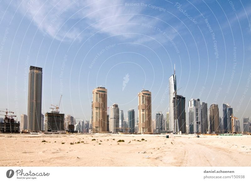 Metropolis 2 Dubai Hochhaus Tourismus Ferien & Urlaub & Reisen Reisefotografie Architektur Gebäude Baustelle Skyline Wüste Vereinigte Arabische Emirate Sand