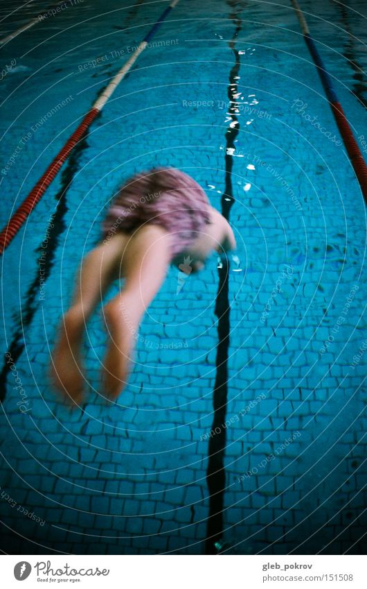 Springen. Mann springen Wasser Gesundheit blau Beine Russland Sibirien Aktion Sport Mensch Dinge