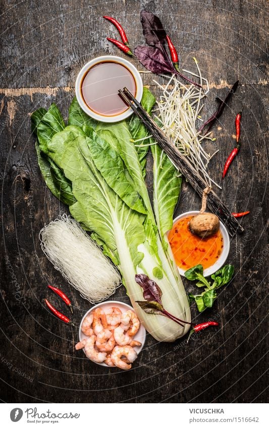 Frische Zutaten für asiatisch Kochen Lebensmittel Gemüse Salat Salatbeilage Kräuter & Gewürze Öl Ernährung Mittagessen Abendessen Bioprodukte
