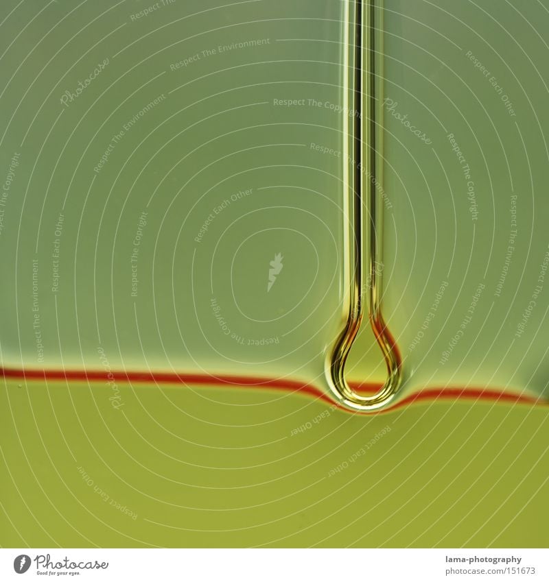 dropping down Tropfen Luftblase Wasser Chemie Chemische Verbindung Physik Schwerkraft brechen eindringen Gel fließen Flüssigkeit Wassertropfen Linie