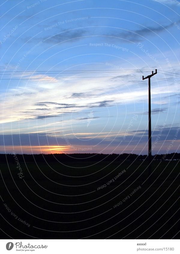 Sonnenenergie? Dämmerung Horizont Sonnenuntergang Strommast Oberleitung dunkel Abend