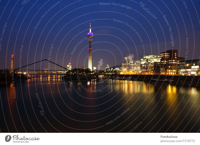 Medienhafen Düsseldorf Lifestyle kaufen Stil Design Fotografie Ferien & Urlaub & Reisen Tourismus Ausflug Sightseeing Städtereise Nachtleben Wirtschaft