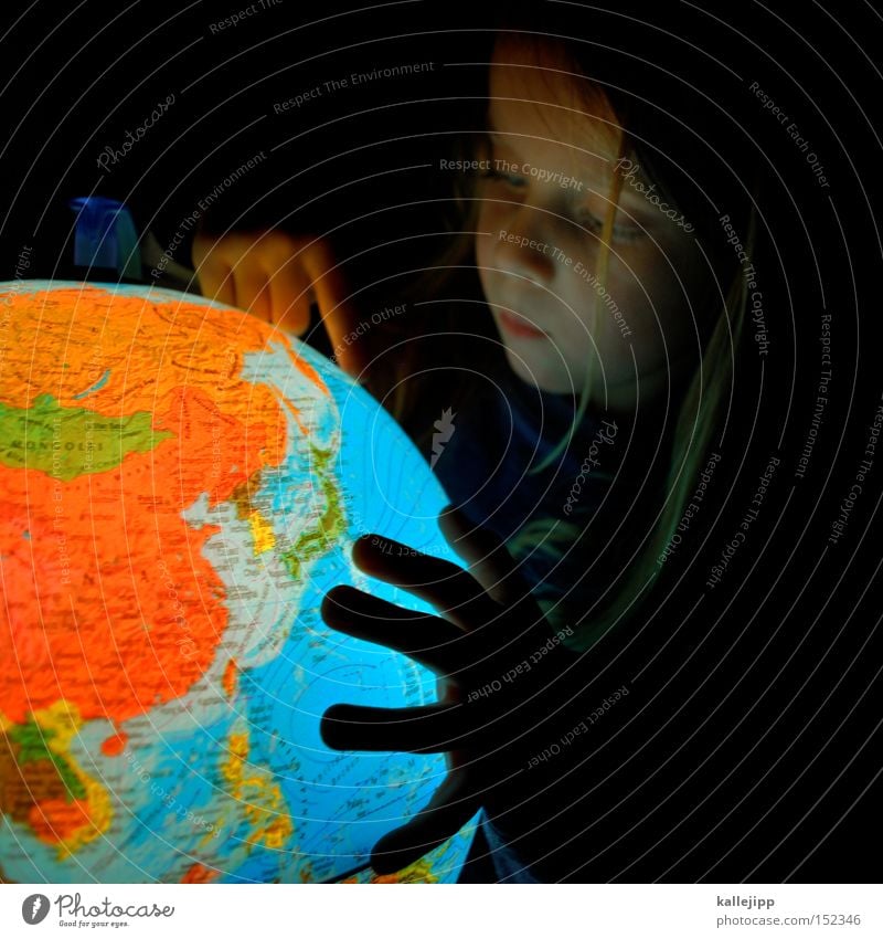 weihnachtskugel Erde Bildung Globus Klima Geografie Amerika Länder Grundbesitz Australien + Ozeanien Meer Kind Mädchen lernen Schule Kontinente