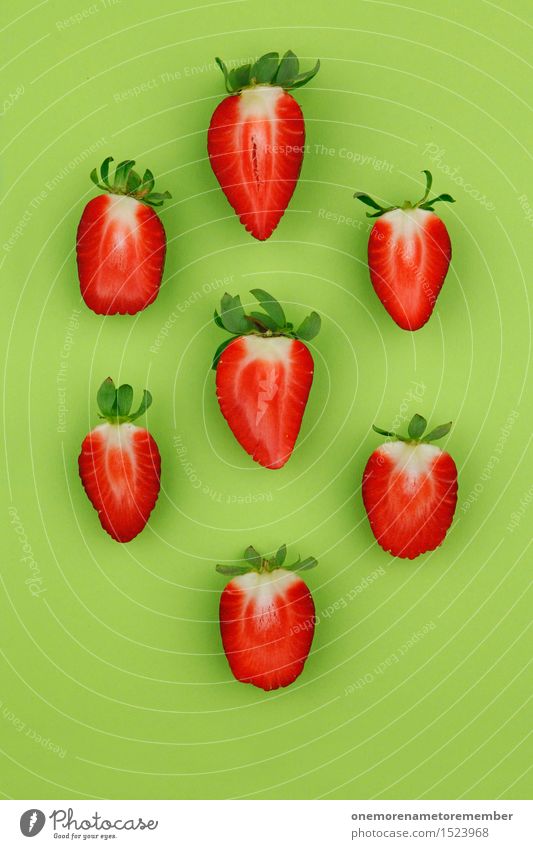 Erdbeer-Regen Lifestyle ästhetisch Erdbeeren Erdbeereis rot grün Komplementärfarbe Kontrast Vegetarische Ernährung Bioprodukte lecker Gesunde Ernährung Diät