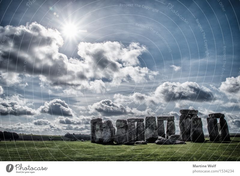 Stonehenge Natur Himmel Wolken Sonne Sonnenlicht Ferien & Urlaub & Reisen Großbritannien England Steinkreis mystisch Farbfoto Außenaufnahme Menschenleer