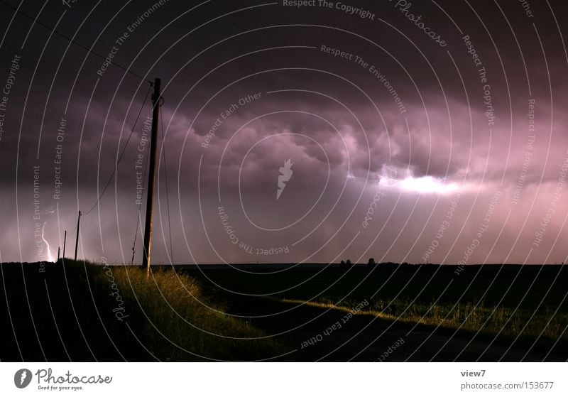 Gewitter Unwetter Regen Sturm Klima Wolken Blitze Donnern Wandel & Veränderung Klimawandel Nacht Licht Erkenntnis Strommast Telefonmast Leitung