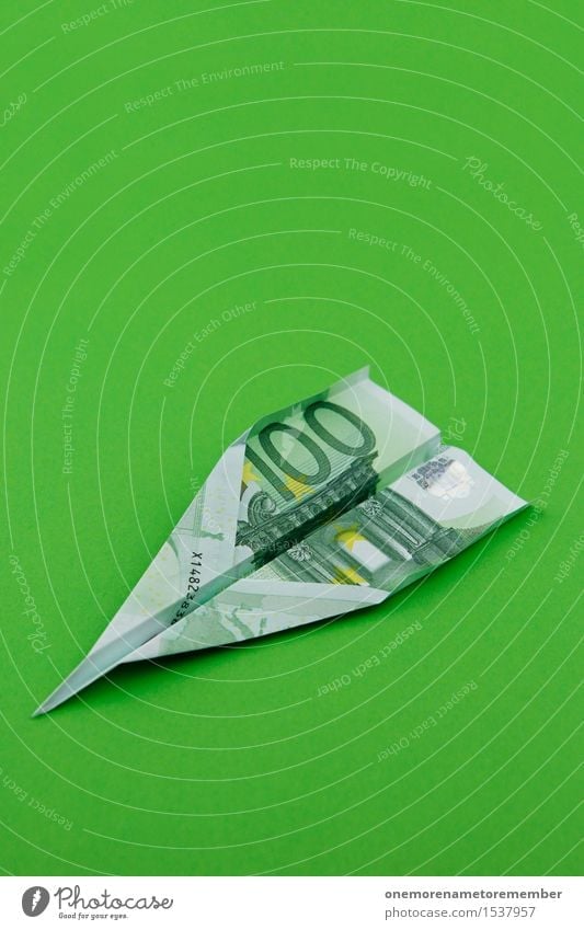 Euro-Fighter 100 Kunst Kunstwerk ästhetisch grün grasgrün Euroschein Geld Finanzkrise Business Kapitalismus Kapitalwirtschaft Wirtschaft Flugzeug Macht gefaltet