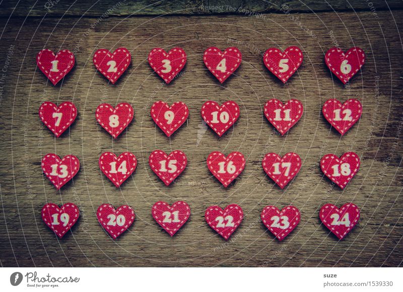 Die Liebe zählt Basteln Dekoration & Verzierung Weihnachten & Advent Kultur Holz Zeichen Ziffern & Zahlen Herz warten klein niedlich braun rot Vorfreude