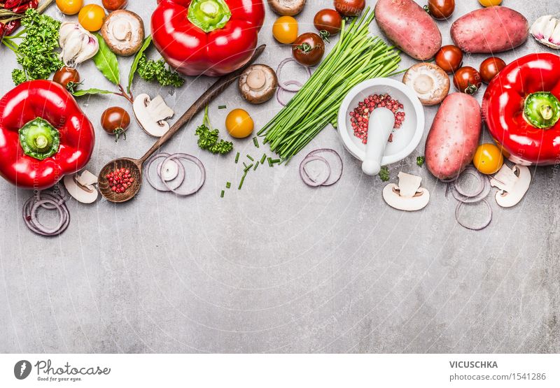 Bio-Gemüse und Gewürze für vegetarische Küche Salat Salatbeilage Kräuter & Gewürze Ernährung Mittagessen Abendessen Büffet Brunch Bioprodukte