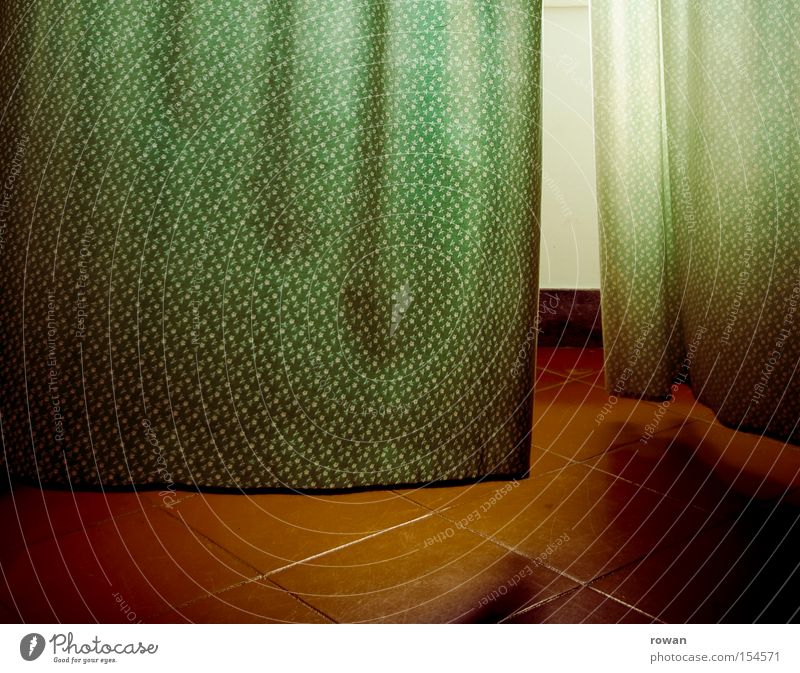 grünrot Vorhang Gardine Stoff Muster Wind Fliesen u. Kacheln Licht Fenster wehen Brise Detailaufnahme