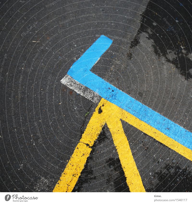 blau machen & Haken dran Verkehr Verkehrswege Straße Wege & Pfade Parkplatz Asphalt Teer Schilder & Markierungen Linie Ecke gelb schwarz ästhetisch
