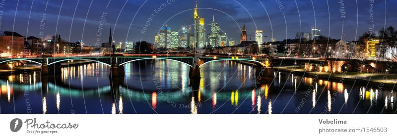 Frankfurt, abends Fluss Stadt Skyline Hochhaus Brücke Bauwerk Gebäude Architektur blau mehrfarbig gelb gold grau grün orange rot schwarz silber