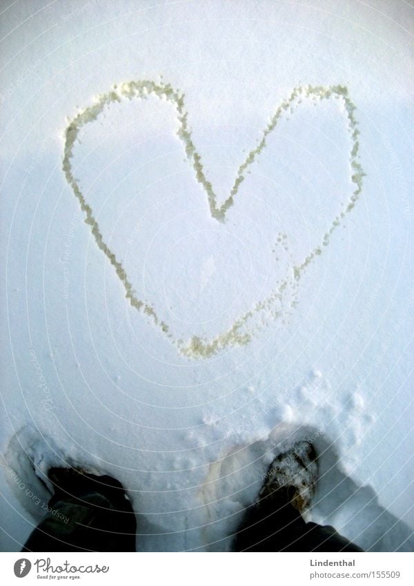 Liebesbeweis in weiß Herz urinieren Schnee Urin Pippi Langstrumpf Gemälde Liebesbekundung Verliebtheit Malerei u. Zeichnungen Ausscheidungen