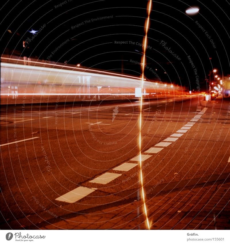 wuuuuuuuuusch Mittelformat Nacht Licht Geschwindigkeit Straßenbahn Köln Bewegung Verkehr Beleuchtung Lomografie Lichtstreifen Langzeitbelichtung Verkehrswege