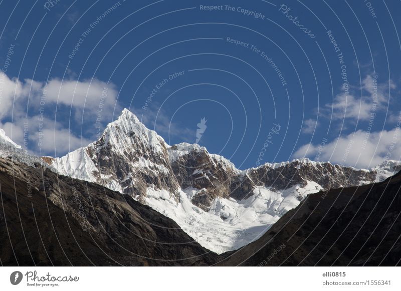 Mount Artesonraju in Peru Ferien & Urlaub & Reisen Tourismus Berge u. Gebirge wandern Natur Landschaft Wanderung Süden Gletscher Kordilleren Altimeter