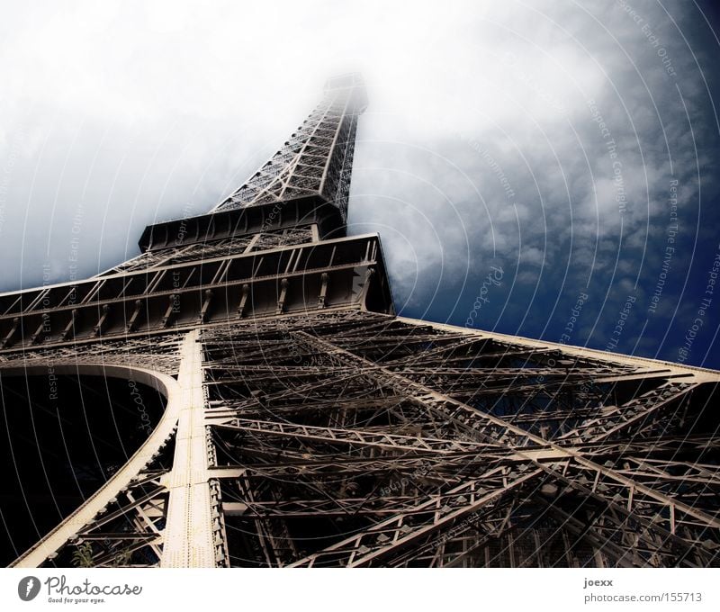 Historischer Wolkenkratzer alt Denkmal Tour d'Eiffel Frankreich Gerüst Himmel historisch Paris Perspektive Turm Wahrzeichen Weltausstellung Hochhaus