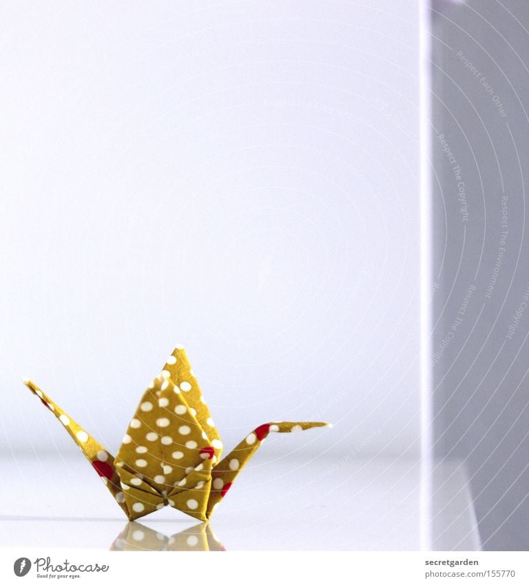 bauhaus in japan. schön Freizeit & Hobby Handwerk Kunst Tier Vogel Papier Spielzeug fliegen hell Kitsch niedlich weiß Kranich Asien Japan gefaltet Kunsthandwerk