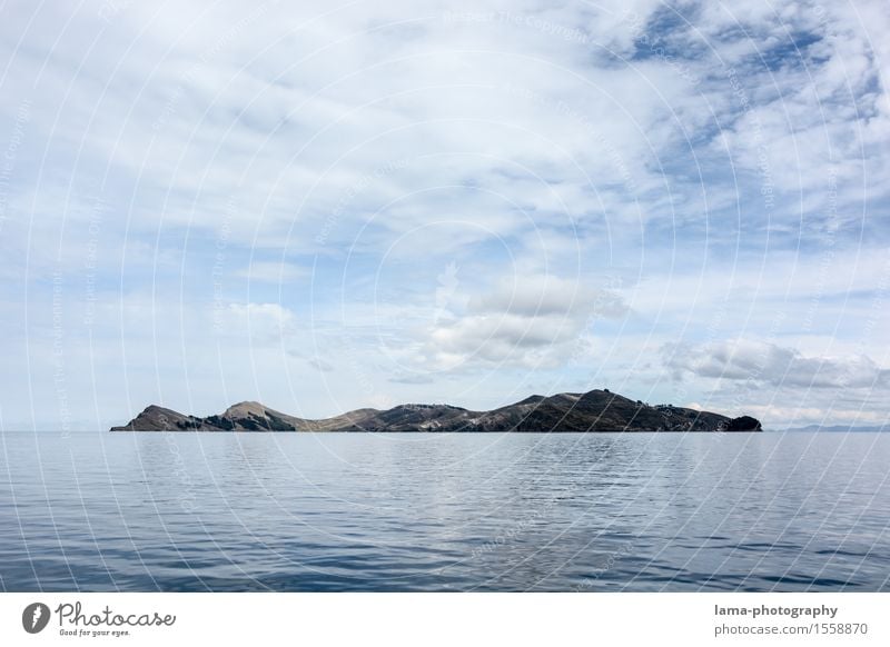 Lago Titicaca Landschaft Wasser Himmel Wolken Insel Isla del Sol See Titicacasee Wasseroberfläche Bolivien Peru Südamerika Erholung Ferien & Urlaub & Reisen