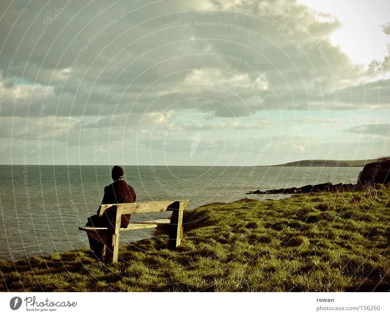küste Meer Küste Bank Aussicht ruhig Blick Ferne Republik Irland grün Natur sitzen Pause Erholung Strand