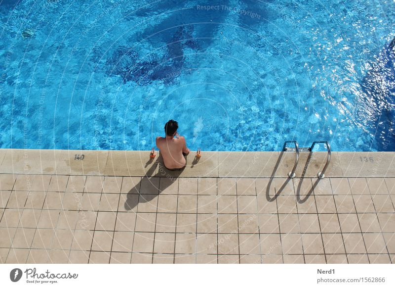 Pool Boys Schwimmbad Schwimmen & Baden Freizeit & Hobby Spielen Ferien & Urlaub & Reisen Sonnenbad Wellen maskulin Haut Kopf Rücken 1 Mensch genießen blau