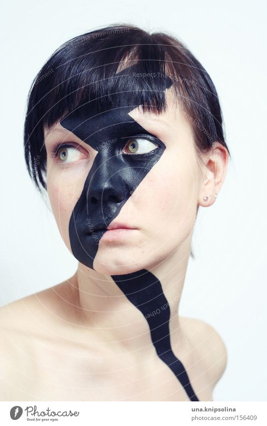kiss-revival Mensch Frau Erwachsene Blitze Maske trendy schwarz Farbe Krise abwärts Statistik Konjunktur Farbstoff Porträt dunkelhaarig Schminke
