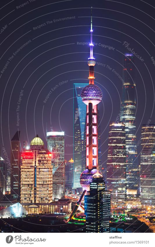 Life on Mars Landschaft Nachthimmel Stadt Skyline überbevölkert Haus Hochhaus Shanghai Pu Dong China Fernsehturm Licht Lichtermeer Zukunft Fortschritt Wachstum