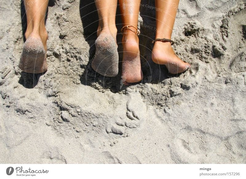 Zweisamkeit Strand Fuß Ferien & Urlaub & Reisen Meer Beine Liegestuhl ruhig Sommer Sand Erholung Küste Wärme