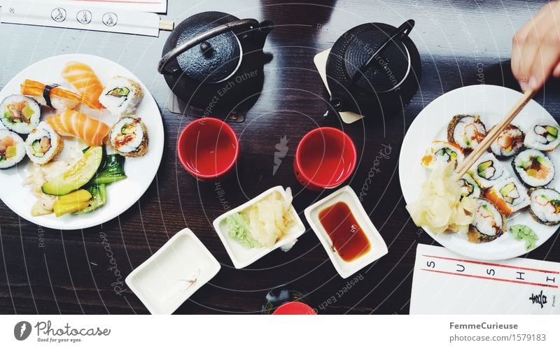 Sushi Love. Lebensmittel Fisch Meeresfrüchte Ernährung Essen Mittagessen Abendessen Büffet Brunch Festessen Asiatische Küche Inspiration Japan Japanisch