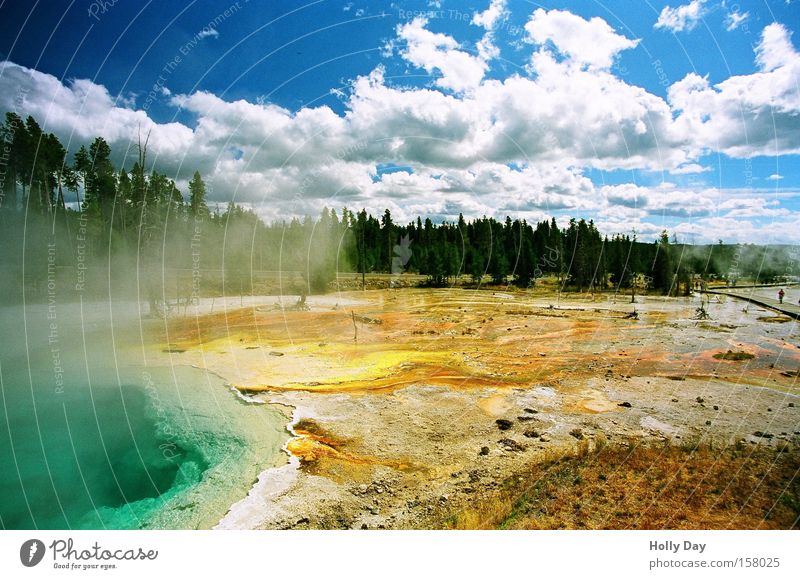 Fountain Paint Pot heiß Geysir Quelle Nationalpark Wasserdampf Wolken Kraft See mehrfarbig Park Vulkan USA Himmel Yellowstone Nationalpark Farbe Rauch Natur