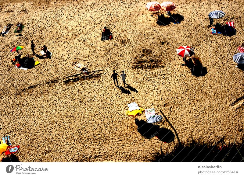 FKK Strand Meer Sand Erholung Ferien & Urlaub & Reisen Mensch Sonnenschirm Paar Freude Panorama (Aussicht) Sommer seaside paarweise groß