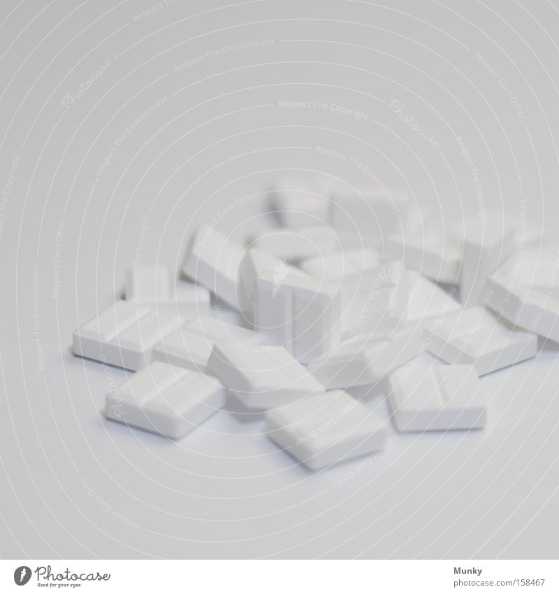 mehr von dem zeug... Zucker Rauschmittel Konsum Zutaten weiß süß Dinge Stoff gepresst Süßwaren Energiewirtschaft High Key sugar white unterzuckert Schnee