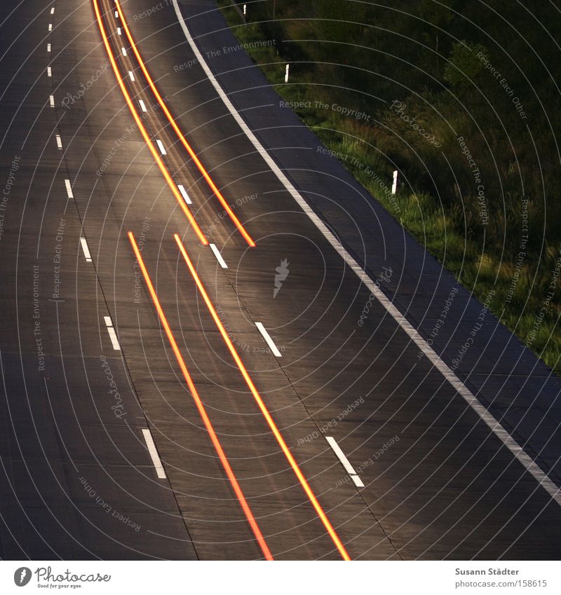 Stop and Go! Autobahn fahren Geschwindigkeit Licht Rücklicht Scheinwerfer Autoscheinwerfer Langzeitbelichtung Brücke Zeit warten lang Verkehrswege