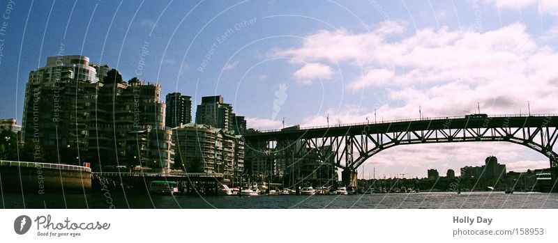 Vancouver Downtown Cambiebridge Brücke Kanada Stadt Hochhaus Wasser Wolken Skyline Stahlbrücke Brückenkonstruktion Architektur Hafenstadt