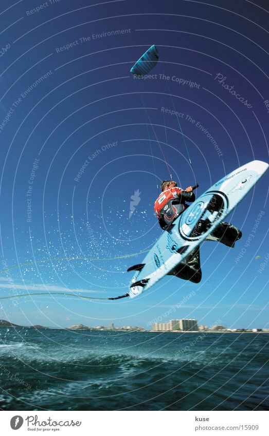 kite_ag_002 Kiting Lenkdrachen Wassersport Sommer Ferien & Urlaub & Reisen Sport springen Meer Spanien kiteboarding Extremsport water