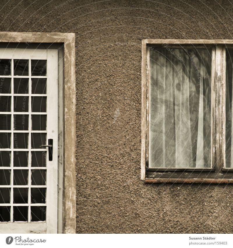 damals... Haus Buchenwald Denkmal Gebäude Wohnung Tür Autotür Fenster Fassade Griff Vergangenheit historisch alt Trakt