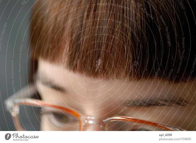 myLOVE Pony Haarschnitt Brillenträger Augenbraue Genauigkeit Frau Frau mit Brille Detailansicht Haare Bob Detailaufnahme Gesicht
