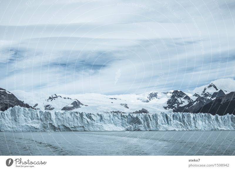 Perito Moreno Gletscher Eis Frost Berge u. Gebirge Schneebedeckte Gipfel Küste kalt blau weiß Argentinien Unzugänglichkeit Klimawandel Menschenleer