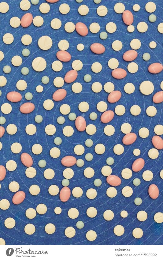 Medikamente Gesundheit Behandlung Sammlung viele blau rosa weiß ästhetisch Zufriedenheit Farbe Gesundheitswesen Tablette flat lay knolling Heilung Aufsicht