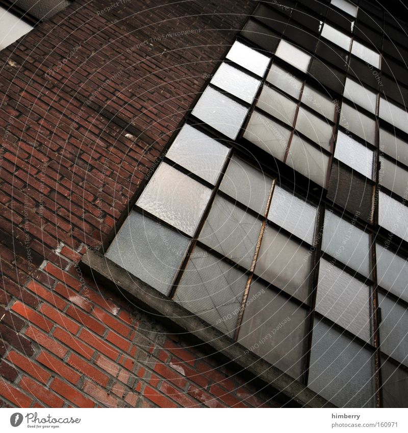 urban tetris Fassade Altbau Ruine Lagerhalle Industriefotografie Industrielandschaft Gebäude Backstein Mauer Fenster Fensterscheibe Scheibe Glas verfallen