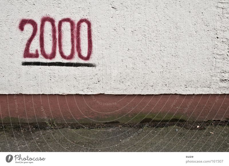 Geschafft! Feste & Feiern Mauer Wand Zeichen Ziffern & Zahlen Graffiti alt dreckig trist trocken Ende Ziel 2000 Putz Jubiläum Jahrhundert Feiertag Millenium