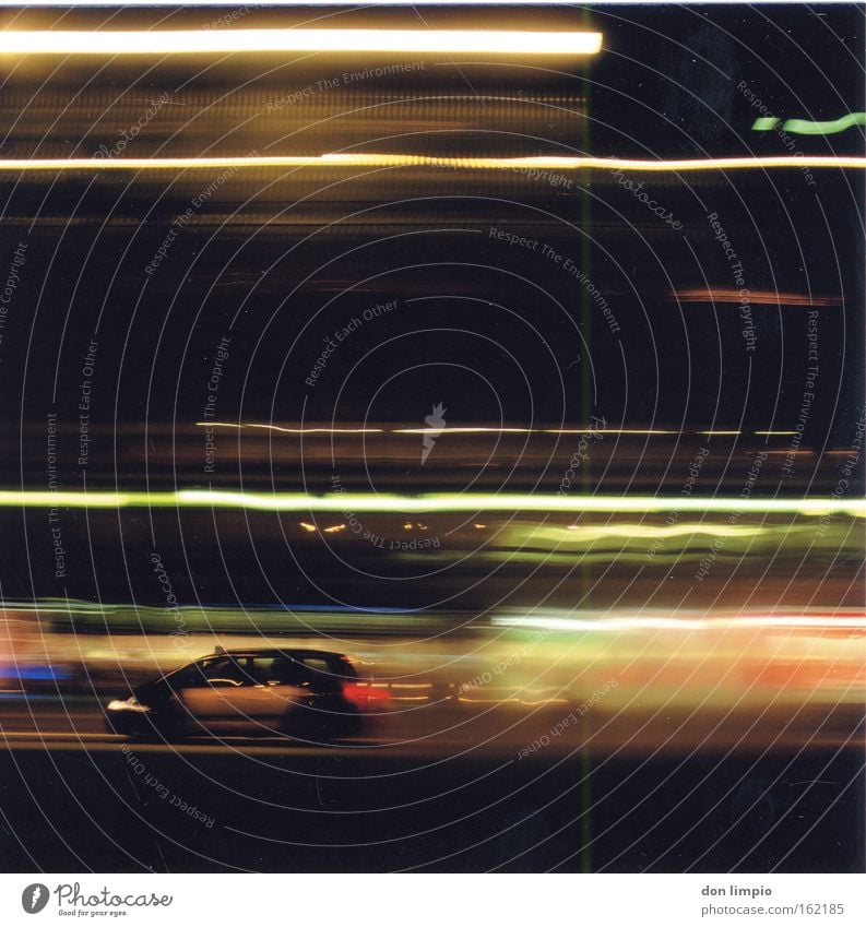 mr. mojo risin PKW Stadt Licht Bewegungsunschärfe Mittelformat Langzeitbelichtung Barcelona Taxi Nacht mehrfarbig Unschärfe analog
