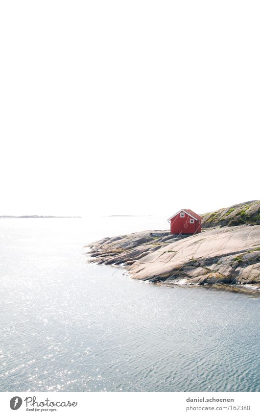 Hüttchen am Meer Haus Hütte Schweden Skandinavien Himmel Wetter Sommer Holz rot Wasser Horizont Sonne Licht Farbe Farbstoff Strand Küste