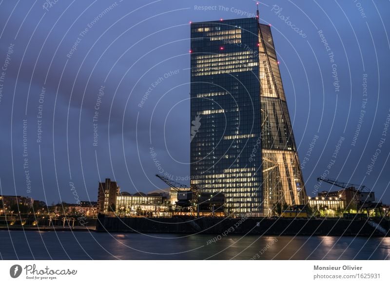 Financial twilight hour, Frankfurt, Germany, 2016 Fluss Main Stadt Skyline Europäische Zentralbank Ecb Macht Frankfurt am Main Nachtaufnahme Langzeitbelichtung