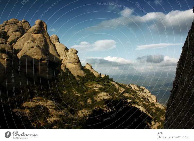 Montserrat Berge u. Gebirge Tal Panorama (Aussicht) Landschaft heilig Geologie Klettern hoch oben Himmel Wolken bizarr malerisch Natur Freiheit Gipfel Klarheit