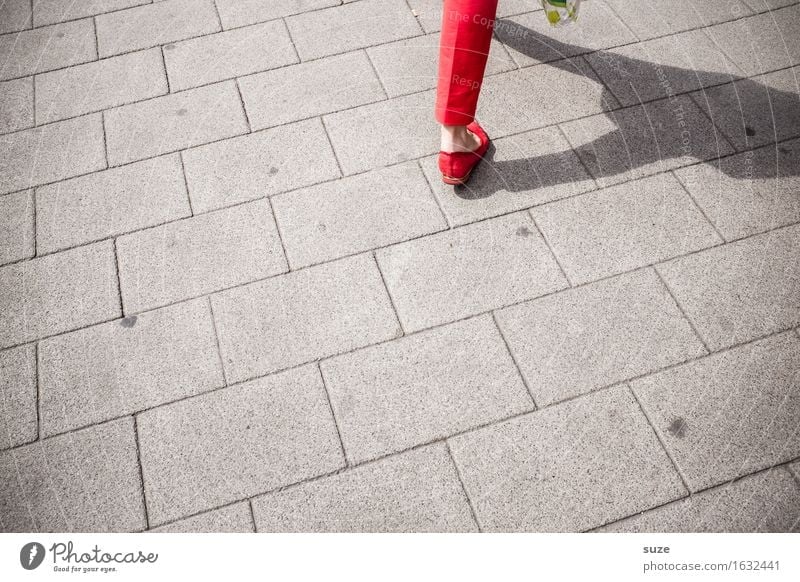 City Flitzer Lifestyle kaufen elegant Stil sparen Freizeit & Hobby Mensch feminin Frau Erwachsene Beine Fuß 1 Stadt Fußgängerzone Mode Hose Schuhe gehen modern