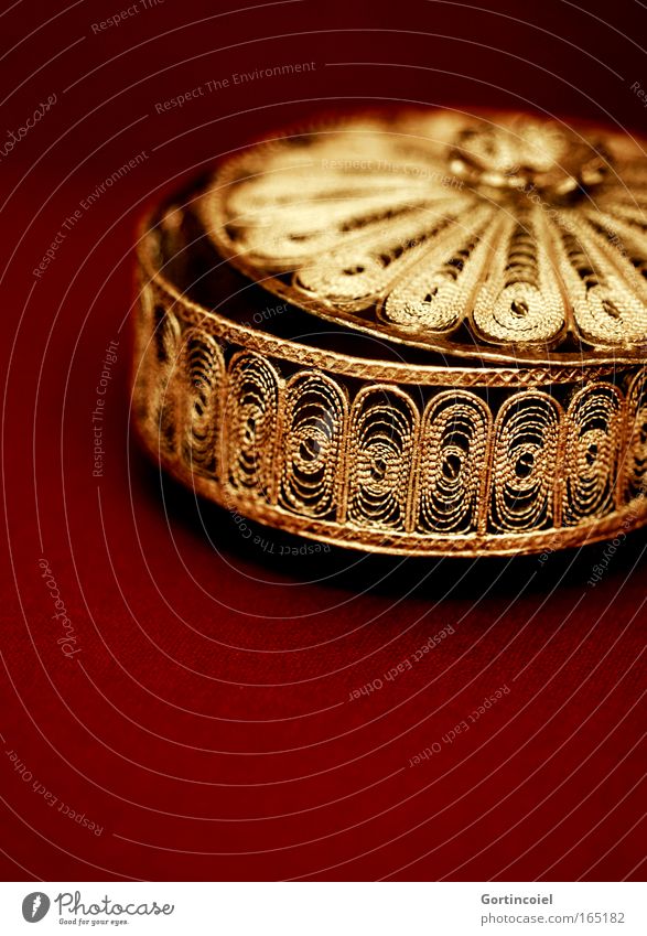 Oriental Reichtum elegant Stil Design Dekoration & Verzierung Kitsch Krimskrams Metall Gold Ornament glänzend schön rot Schmuck geheimnisvoll offen