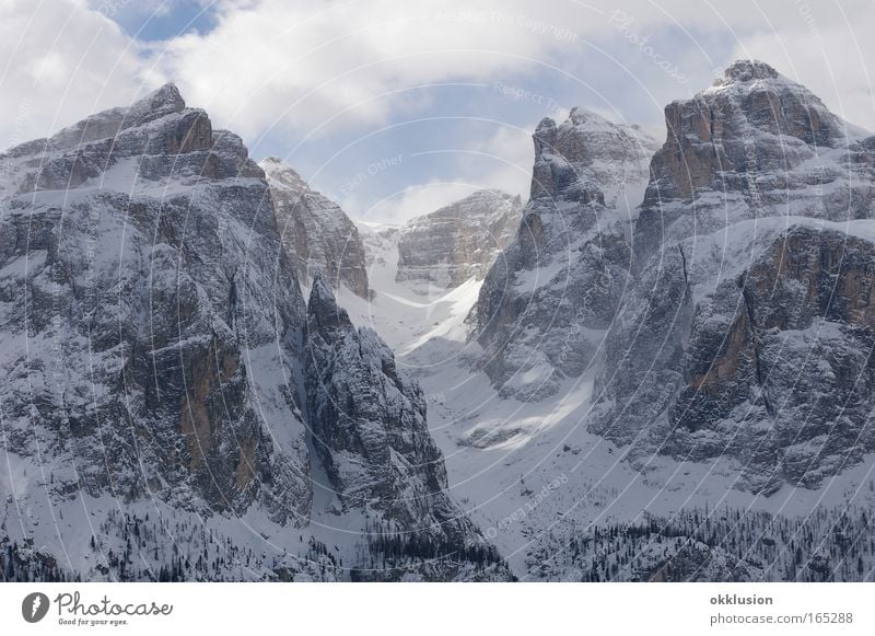 Dolomiten, Alpen, Val Gardena Farbfoto Außenaufnahme Menschenleer Tag Panorama (Aussicht) Natur Landschaft Urelemente Wolken Winter Schönes Wetter Eis Frost