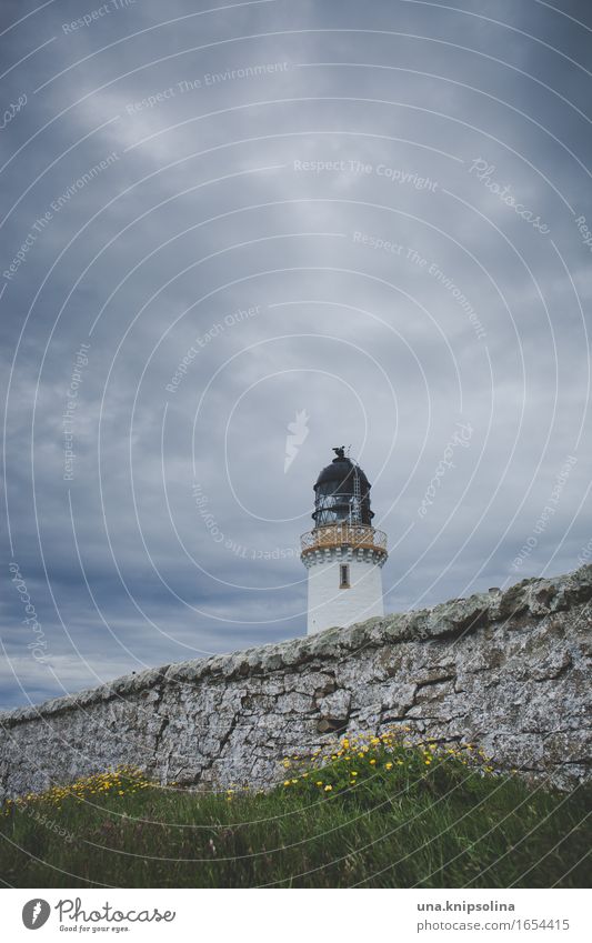 Leuchtturm, am Ende von Schottland Natur Wolken schlechtes Wetter Großbritannien Turm alt maritim wild Farbfoto Gedeckte Farben Außenaufnahme Menschenleer