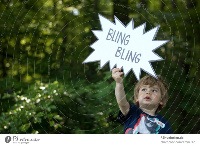 500 |Kind hält Sprechblase hoch Mensch maskulin Kleinkind Junge 1 1-3 Jahre Umwelt Natur Pflanze Sommer Baum Wald Zeichen Schriftzeichen Hinweisschild