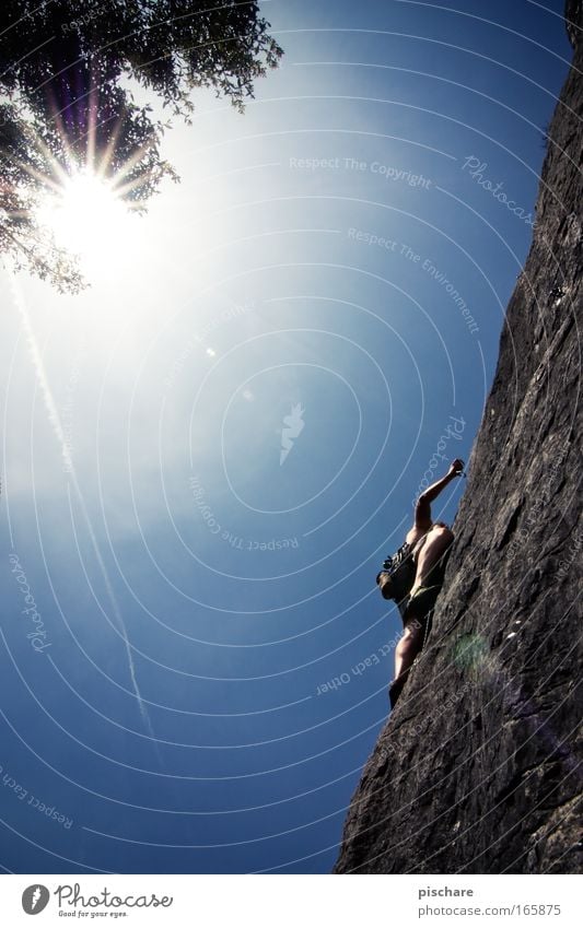Genius, 6b/Croatia Freizeit & Hobby Sport Klettern Bergsteigen Bergsteiger Mann Erwachsene 1 Mensch Wolkenloser Himmel Sonne Sonnenlicht Sommer Schönes Wetter